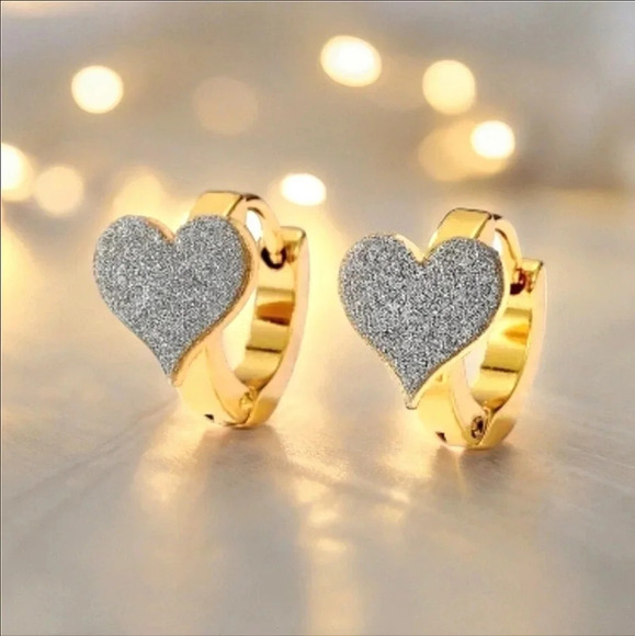 🆕️18K Gold Plated Shimmering Heart Huggie Earrings 💖 Trendy Sparkling Hoops - Picture 1 of 11